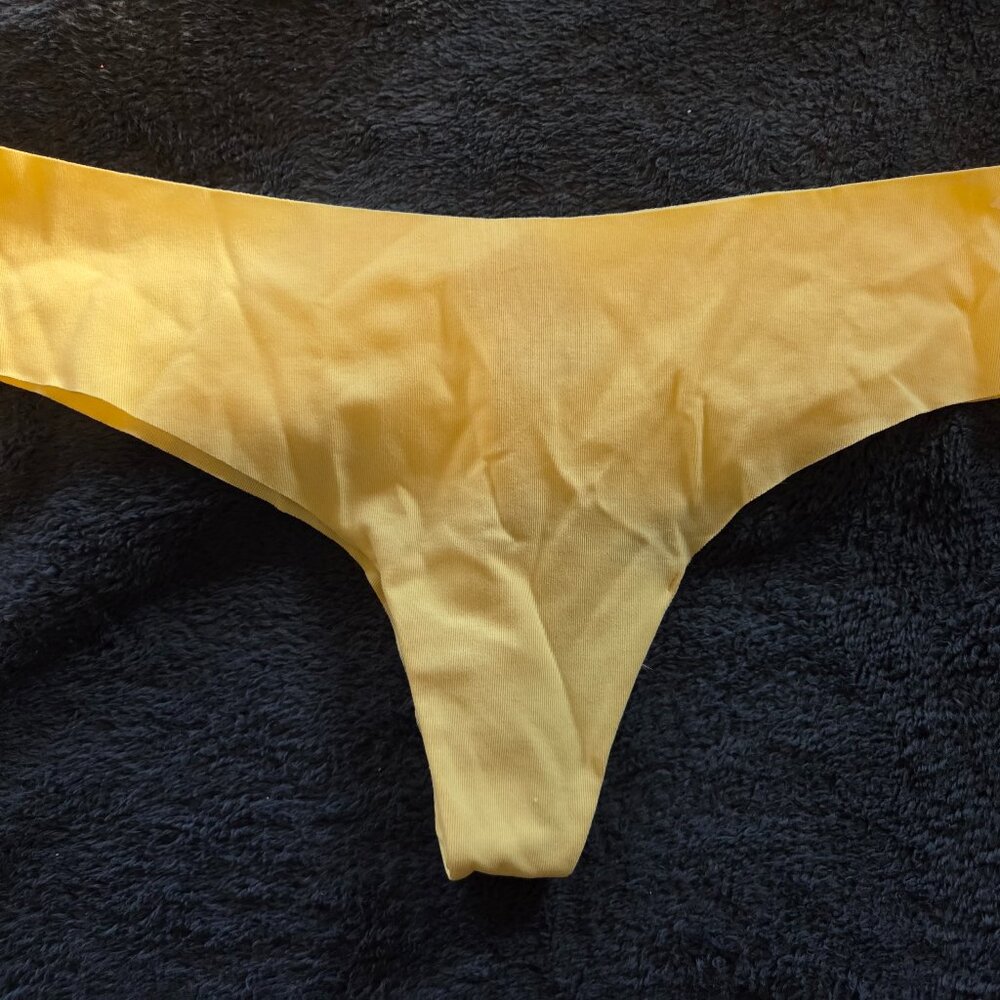 Victoria's Secret Pink! yellow no show thong panties size XL